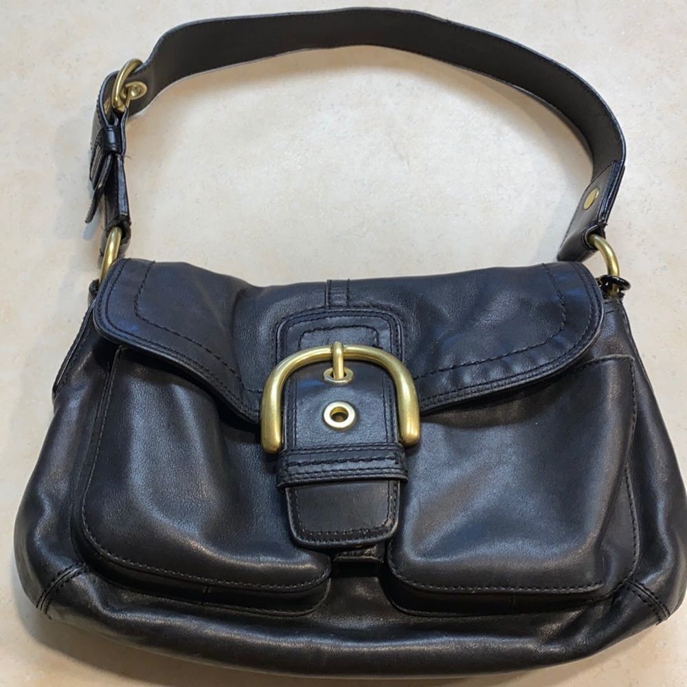 Coach black leather shoulder handbag